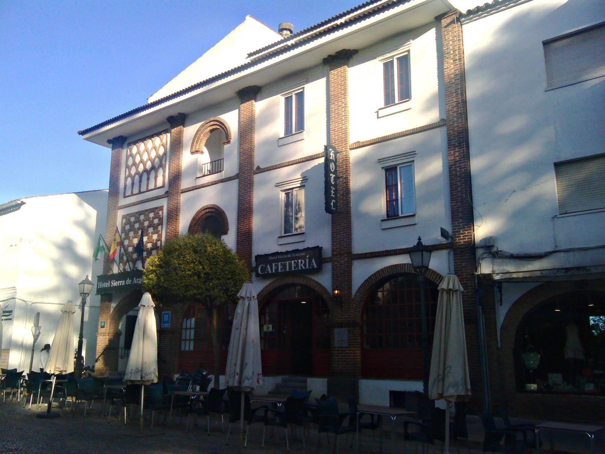 Hotel Sierra De Aracena Exterior photo