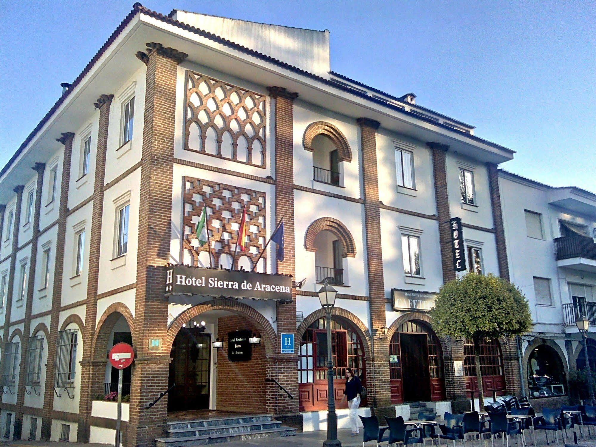 Hotel Sierra De Aracena Exterior photo
